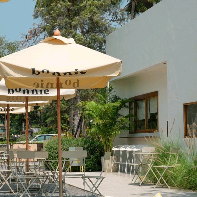 bOnnie on the beach คาเฟ่ติดทะเลสุดชิว
