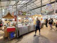泰國普吉 體驗普吉當地煙火氣 Naka Weekend Market ตลาดท้ายรถนาคา
