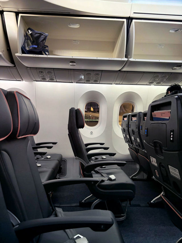 สั่งอาหารทานบนเครื่องบิน Air Japan