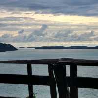  Tarzan Seaside Cafe: คาเฟ่บนเขาวิวอลังการ 