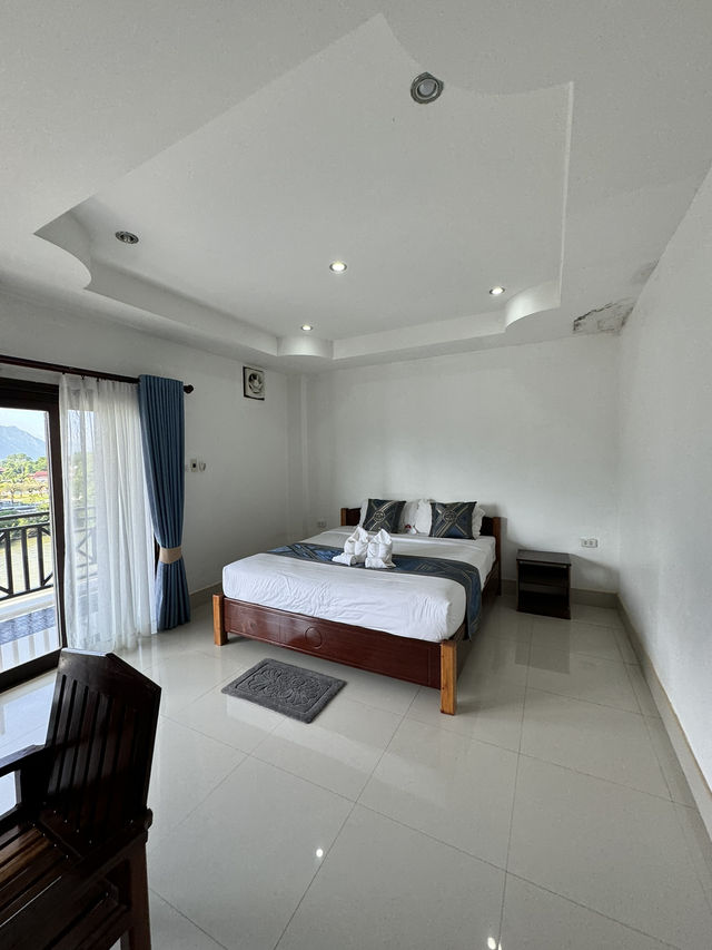 ที่พักวังเวียง | สปป.ลาว 🏡⛰️🛌💤
