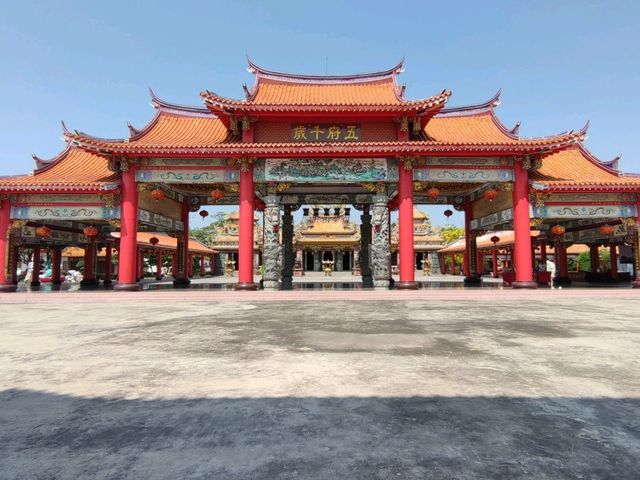 วัดธรรมกตัญญู (เสียนหลอไต้เทียนกง) บางปู