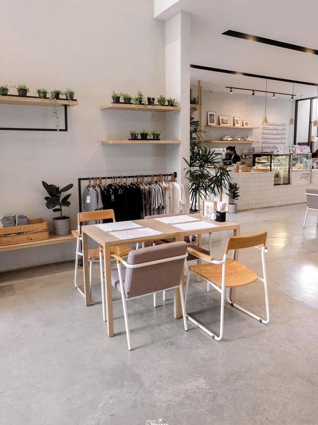 Tanwa The Food Project  คาเฟ่มินิมอลย่านบางบัวทอง
