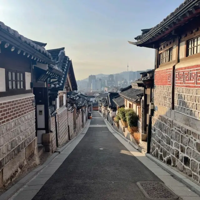 Bukchon 8 Views in Seoul!