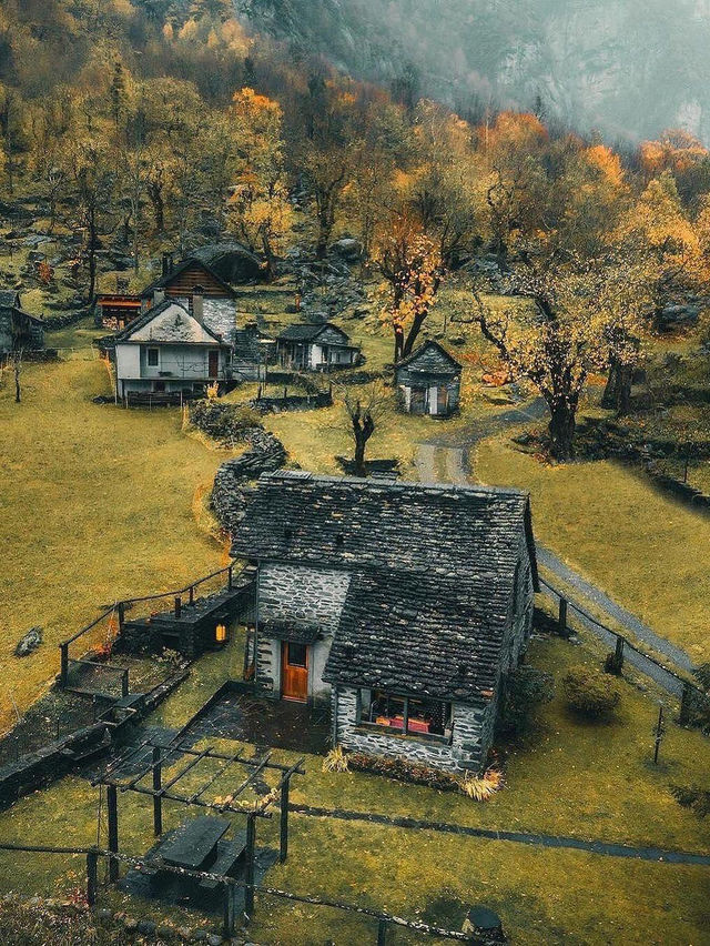 houses in Ticino, Switzerland🇨🇭  