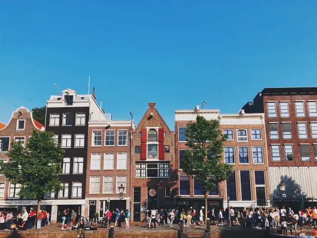 The Collision of Free Spirits and Multiculturalism: The Unique Charm of Amsterdam.