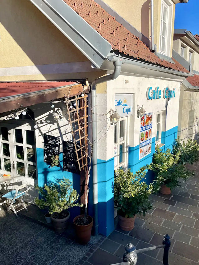 Cafe Capri