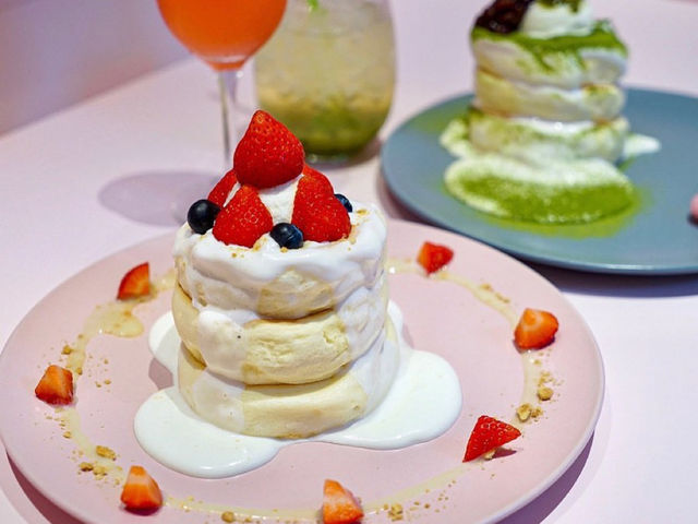A Sweet Stop in Shinsaibashi: OSHI ni MUCHU🍓
