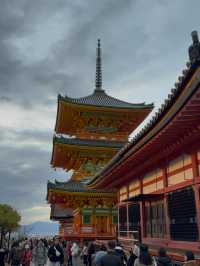 Sunset at Kiyomizudera: A Dreamy Autumn Experience in Kyoto
