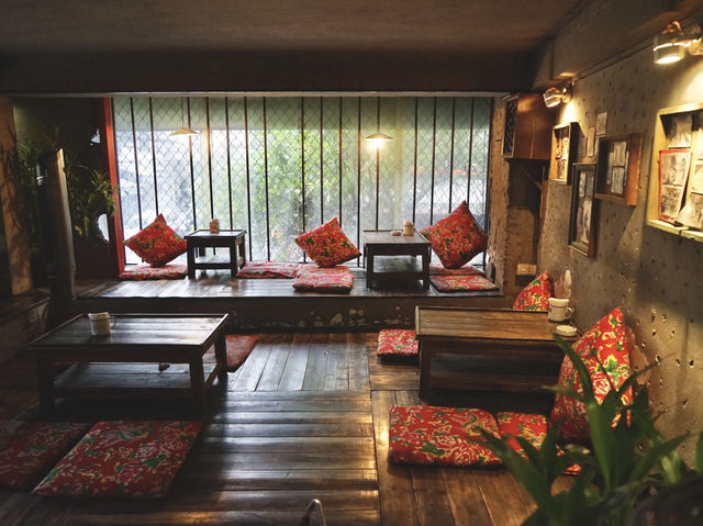 A Stylish Coffee Break at Cộng Cà Phê☕️