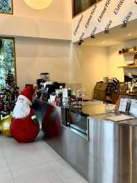 Bitter Kiss Coffee & Brunch ☕🍽️ – คาเฟ่ลับ