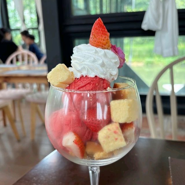 lovely cafe