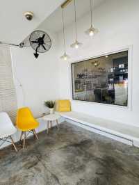 A Toast to Good Times at Yello Cafe
