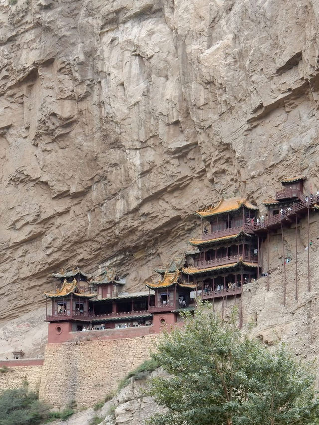 Yungang Grottoes (Datong) – Ancient Buddhist cave 🖼️  Yungang Grottoes (Datong) – Ancient Buddhist cave 🖼️