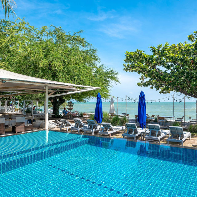 Kiss Cafe & Beach Cuisine 