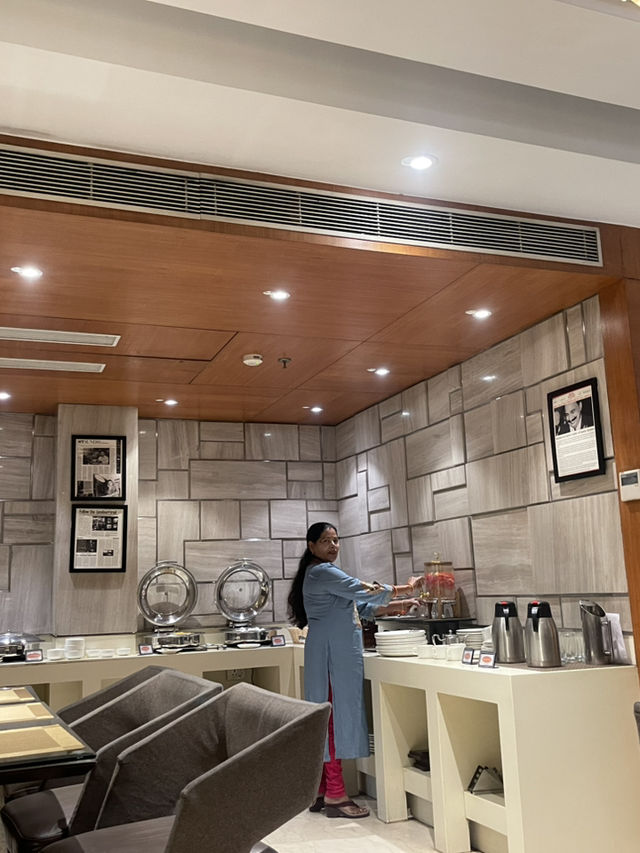 Beacon Hotel Nirman Vihar Room Tour