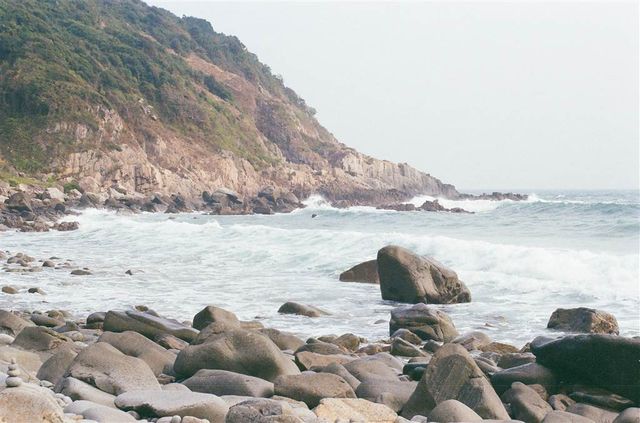 The Balanced Rock — Geological Wonder at Grass Island (Tap Mun)