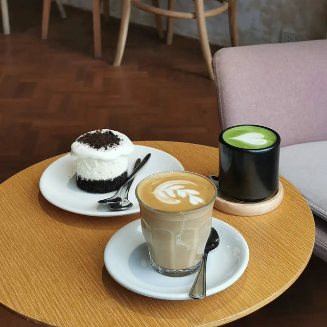 คาเฟ่สุดชิค ใกล้มหาลัยเชียงใหม่ ✨