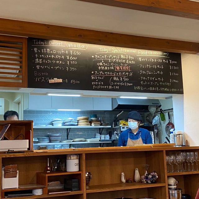  森の中にある一軒家カフェレストラン『フォレストヴェール』🌳🪵