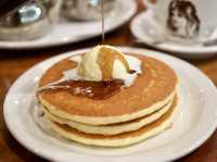 Fluffy Pancakes & Cozy Vibes at The Pancake Parlour