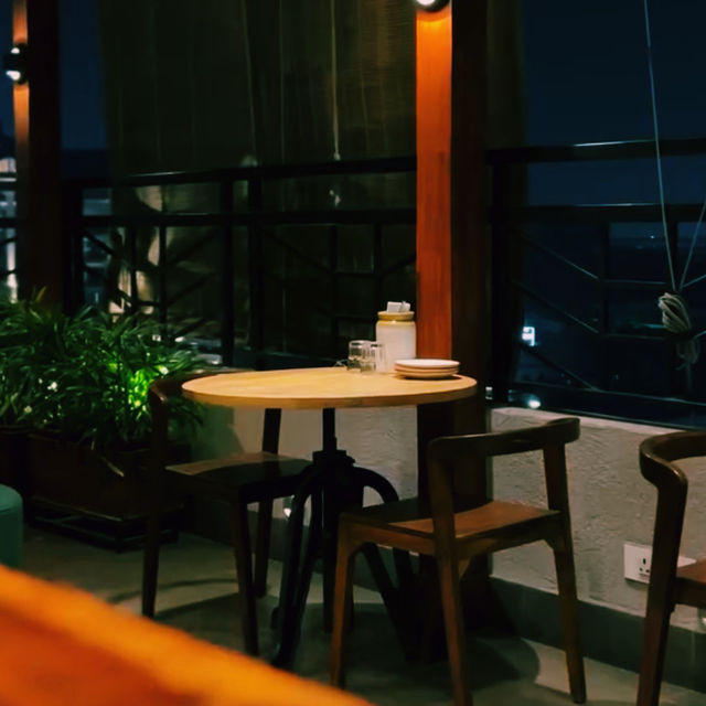 ピンクシティの絶景が広がるバー🌆