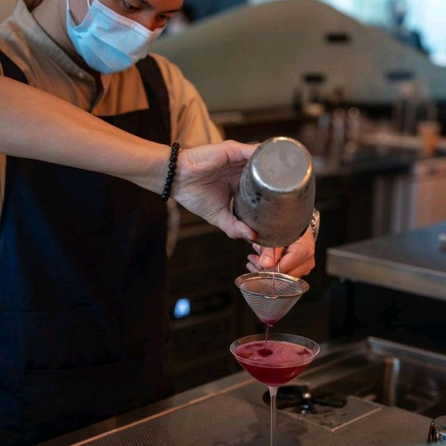 SUSTAINABLY-MOTIVATED CRAFT COCKTAILS & FOOD! 🍸
