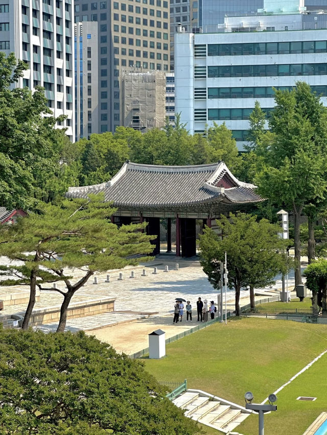 Deoksugung Palace: A Blend of Tradition and Modernity in Seoul