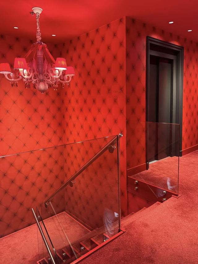 Andaz Amsterdam Prinsengracht: A Whimsical Luxury Stay in the Heart of the City 
