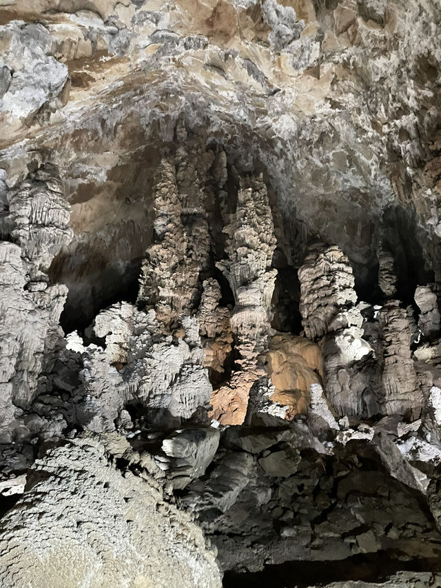 📍寮國。不能錯過的絕美天然鐘乳石洞 Kong Lor Cave