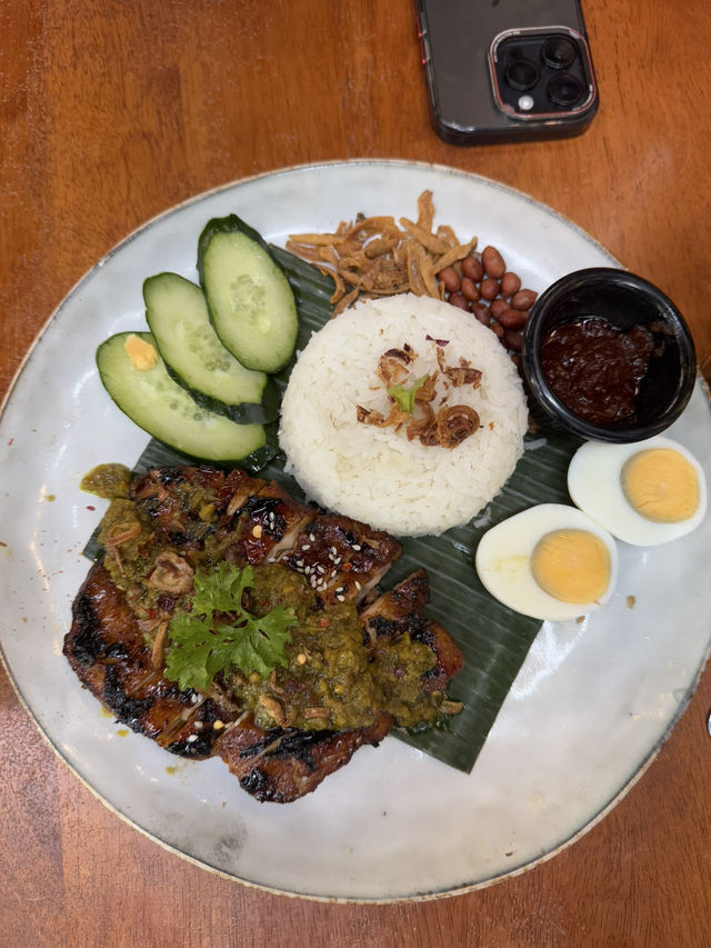 Have you tried the best fried nasi lemak? 