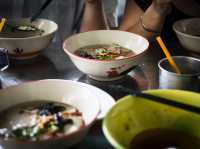 ร้านก๋วยเตี๋ยวดี ๆ ที่ตลาดบ้านบึง