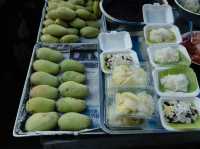 ตลาดร่มหุบแม่กลอง ไหว้พระวัดเก่าแก่ 1 วัน