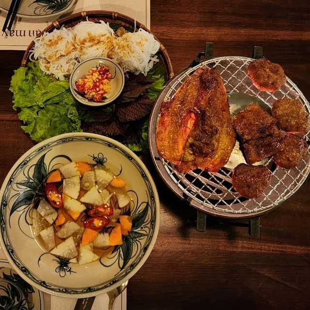 단일 여행기간 최초 재방 맛집! 뭐 하나 빠지는 것 없이 맛있는 베트남 식당. <반마이 (van may)>