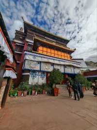 A Journey to Tashi Lunpho Monastery: A Glimpse into Tibetan Spirituality