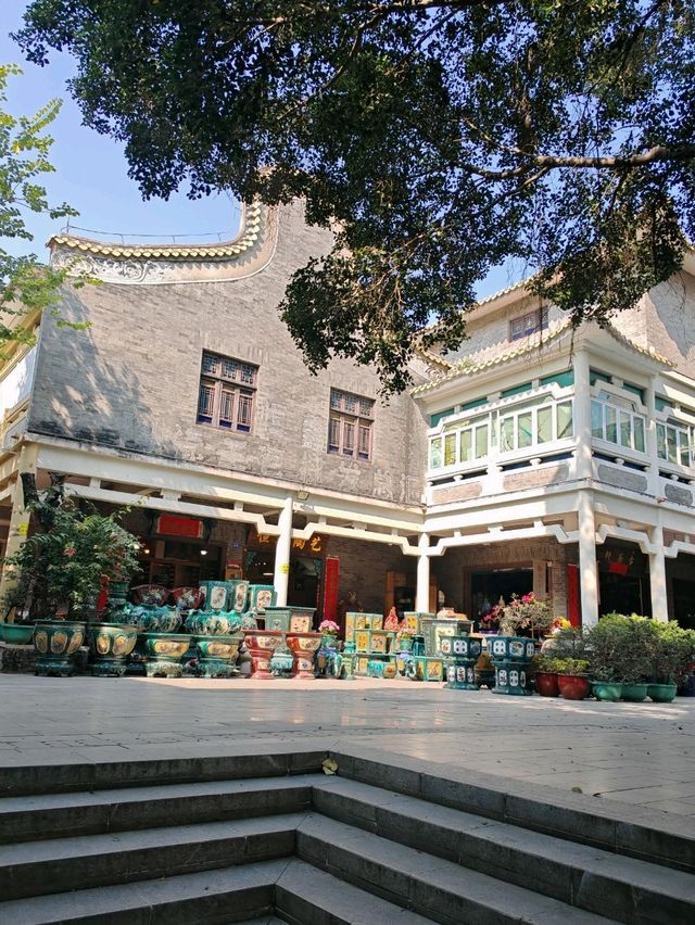 Exploring the Timeless Charm of SHI WAN GONG ZAI Jie in Foshan