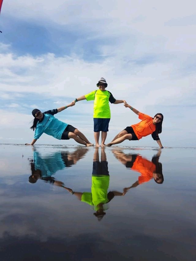 Sky Mirror, Kuala Selangor: A Surreal Sustainable Escape