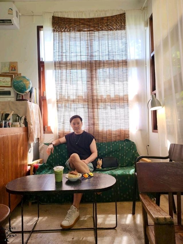 หลง ณ 𝚌𝚘𝚏𝚏𝚎𝚎 𝚋𝚛𝚎𝚊𝚔 🌿☕