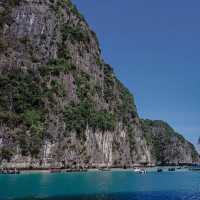 เกาะพีพี สวรรค์แห่งทะเลอันดามัน 🏝️