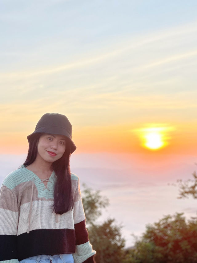  ตื่นเช้ามาเจอทะเลหมอกหนาๆ ฟูๆ ที่ดอยเสมอดาว☁️