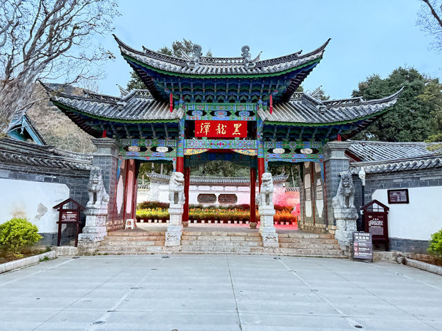 สระน้ำมังกรดำ (Black Dragon Pool) ลี่เจียง 