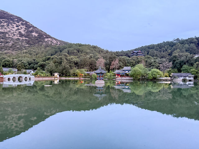 สระน้ำมังกรดำ (Black Dragon Pool) ลี่เจียง 