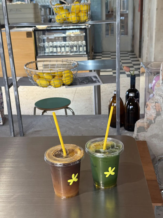 🌼Thong-urai cafe (ทองอุไร คาเฟ่) คาเฟ่ย่านสวนดอก