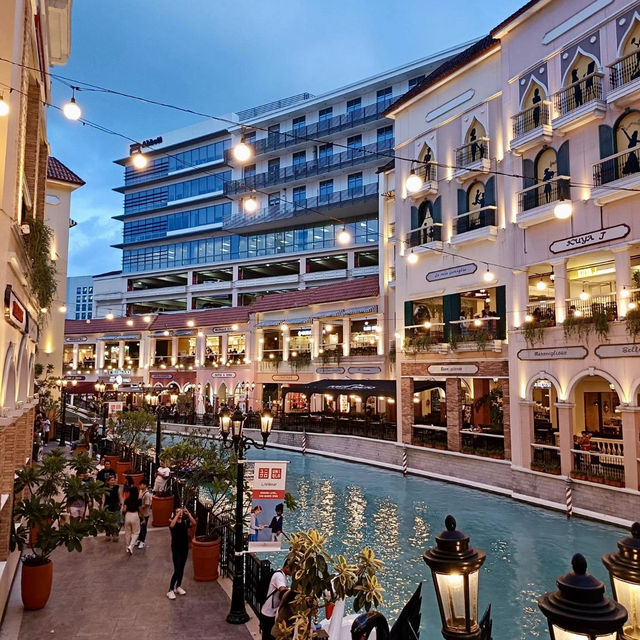Venice Grand Canal Mall: A Slice of Italy in Taguig