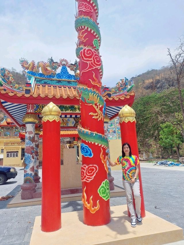วัดเขาอีส้าน เทพประธาน