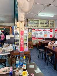 ผัดไทยท่ายาง ความอร่อยแห่งเพชรบุรี