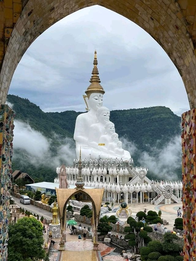 วัดพระธาตุผาซ่อนแก้ว จังหวัดเพชรบูรณ์