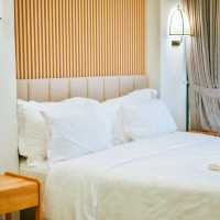 Mirror Mirror Hotel Cafe & Restaurant Rayong