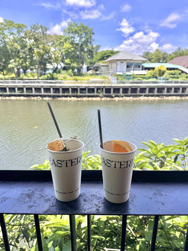 Easterly คาเฟ่ไม่ลับ @ชุมชนริมน้ำจันทบูร 🧱