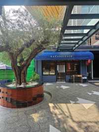 La Canal Cafe Bar & Restaurant