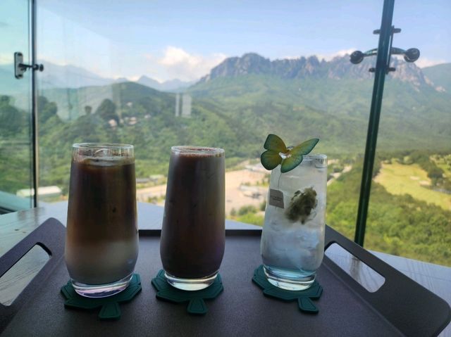 울산바위를 가까이서 볼 수 있는 카페